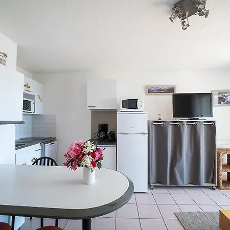 Apartament Evasion - A 200m De La