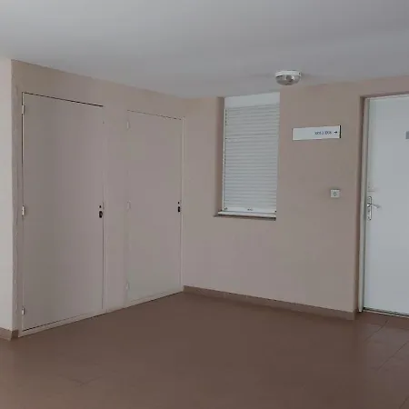 Evasion - A 200m De La Apartament *